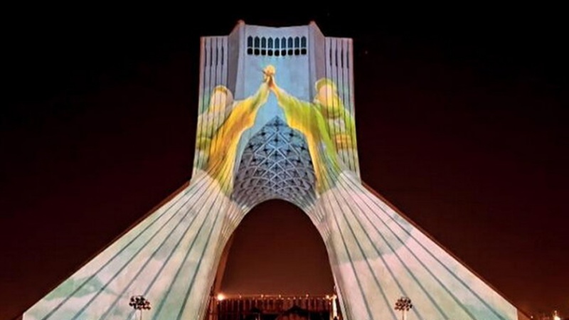 Iranpress: برج آزادی غدیری شد 