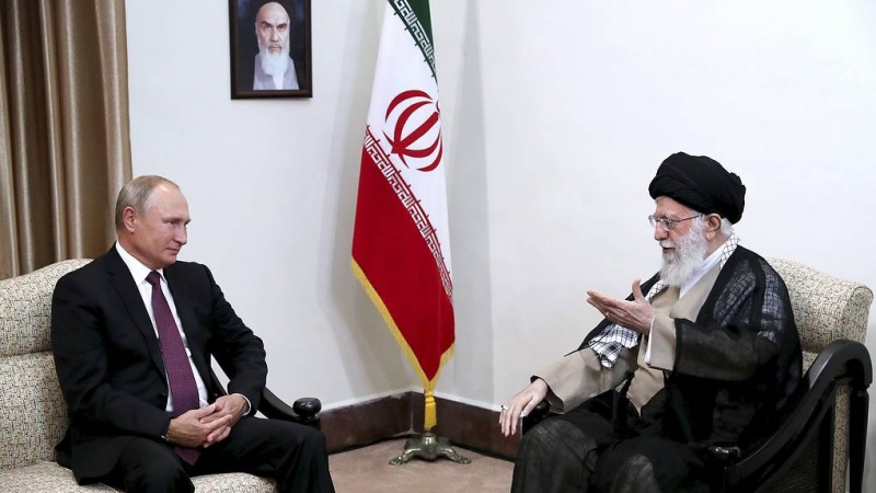 Iranpress: پوتین در سفر به تهران با رهبر انقلاب دیدار می‌کند
