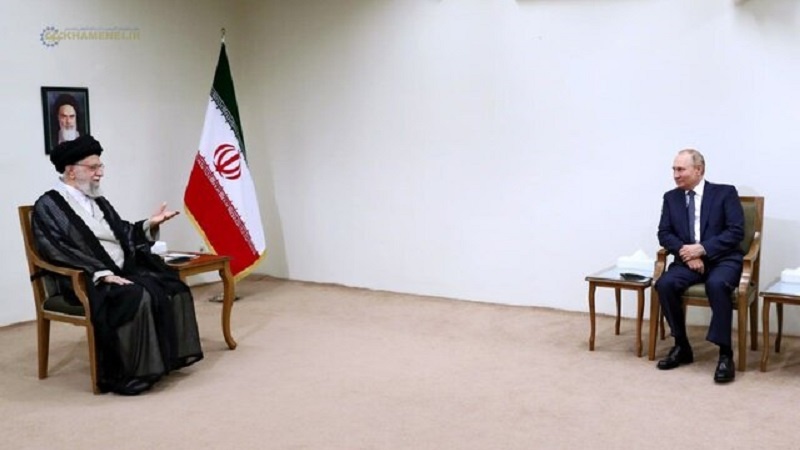 Iranpress: ولادیمیر پوتین با رهبر انقلاب اسلامی دیدار و گفت‌وگو کرد