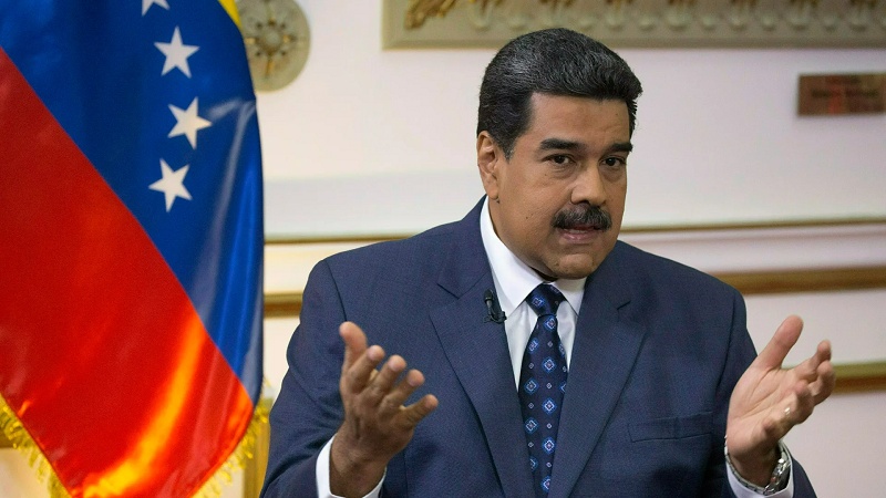 Iranpress: استقبال نیکلاس مادورو از برگزاری رزمایش بزرگ ایران، روسیه و چین در ونزوئلا