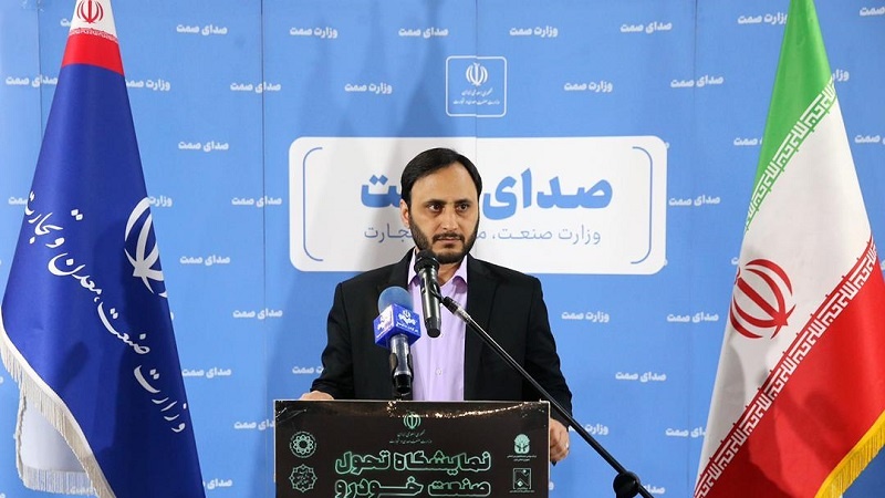 Iranpress: بهادری جهرمی: تولید خودرو بدون معطلی عرضه می‌شود