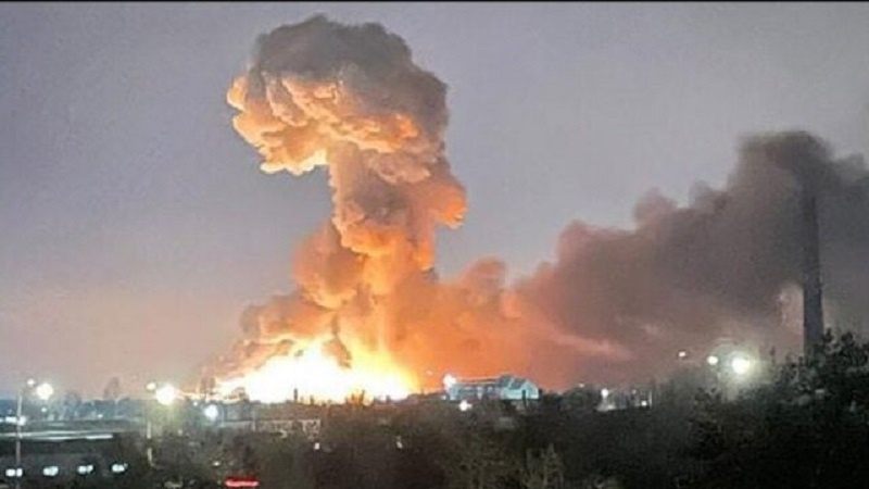 Iranpress: وقوع چند انفجار در یکی از بزرگترین پایگاه‌های نظامی آمریکا در سوریه