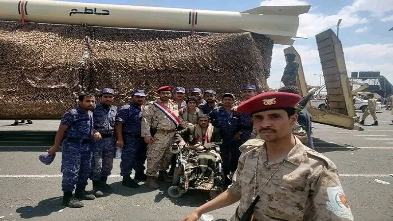 Iranpress: نمایش اقتدار ارتش یمن با رونمایی از موشک‌های جدید