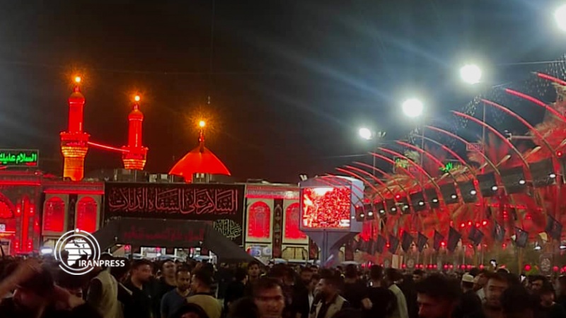 Iranpress: عزاداری میلیونی زائران در کربلا در شب اربعین