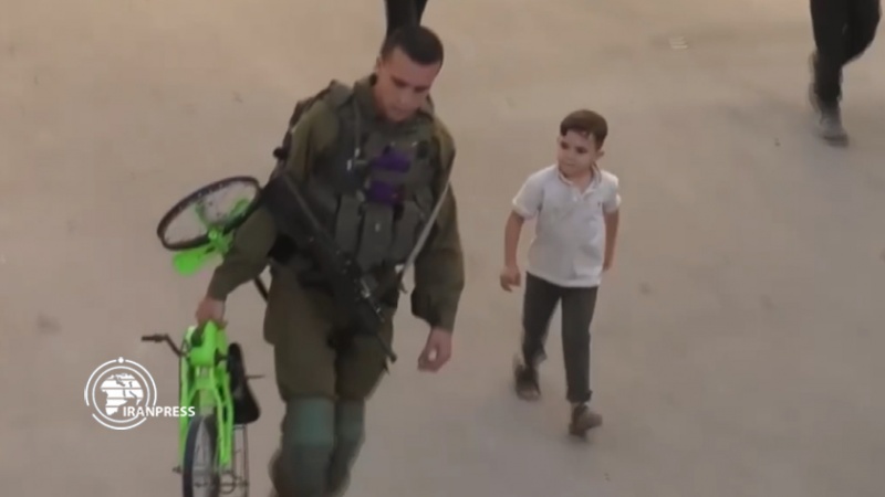 Iranpress: ترس نظامیان صهیونیست از بازی کودکان فلسطینی