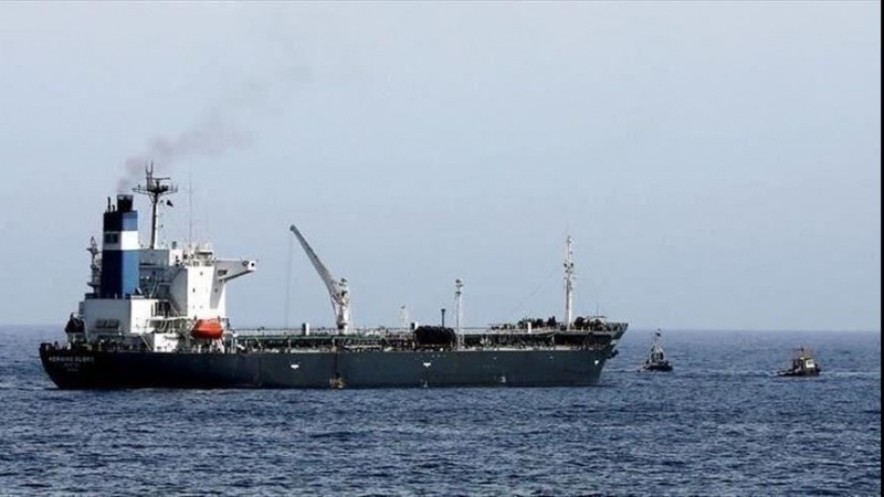 Iranpress: تداوم توقیف نفتکش‌های یمنی توسط ائتلاف سعودی