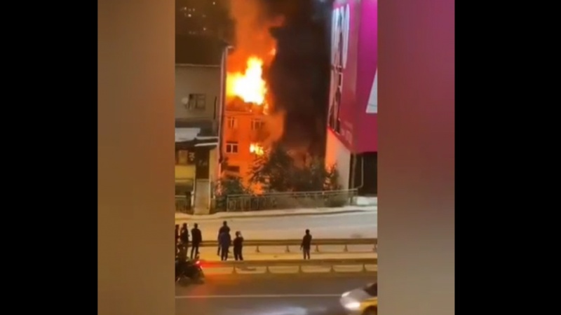 Iranpress: انفجار یک ساختمان در استانبول با 3 کشته 