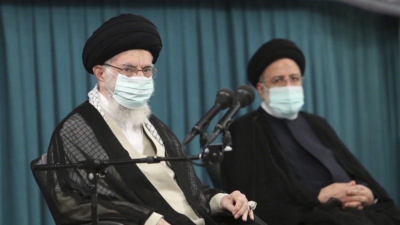 Iranpress: رهبر انقلاب: عید گرفتن امروز، برای درس گرفتن و الگو قرار دادن رسول‌الله است