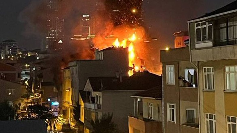 Iranpress: انفجار در استانبول با سه کشته 