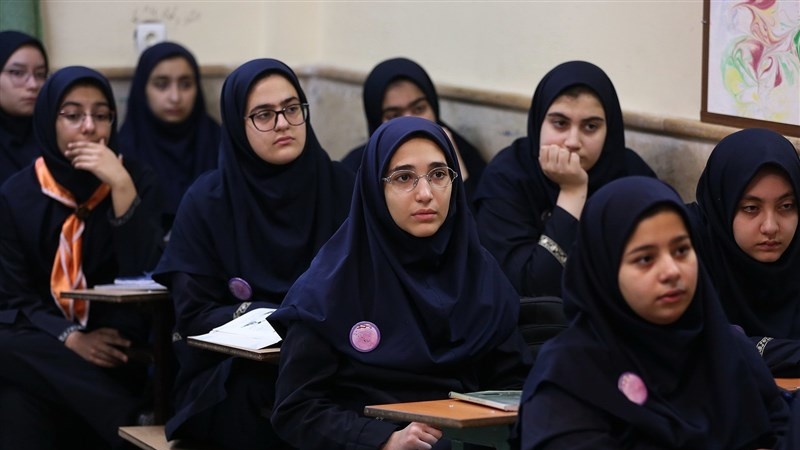 Iranpress: وزیر آموزش و پرورش: باید در هر شرایطی پاسخ‌گوی سوالات و شبهات دانش‌آموزان باشیم