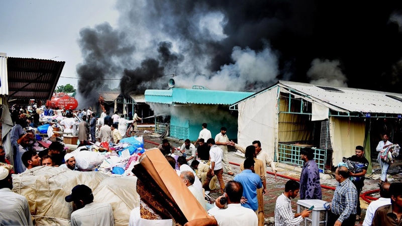 Iranpress:  آتش سوزی در مهمترین مرکز تجاری اسلام آباد 