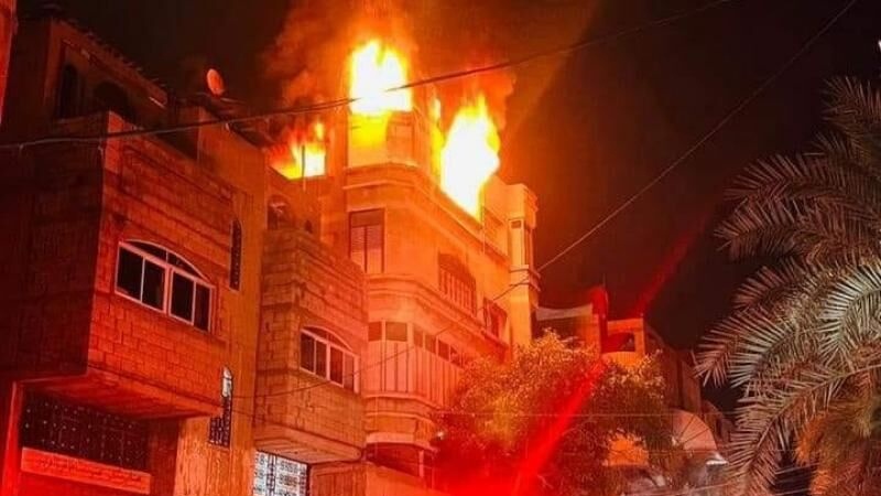 Iranpress: آتش سوزی در شمال باریکه غزه با 21 کشته