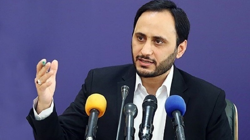 Iranpress: بهادری جهرمی: دولت قیمت بنزین را افزایش نمی‌دهد/هر مسئولی کوتاهی کند برکنار می‌شود