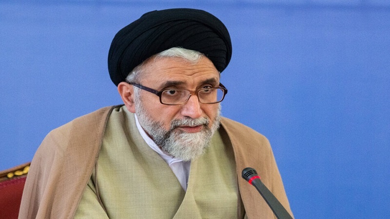 Iranpress: خطیب: وحدت مردم ایران، اقتدار دشمن را شکسته است