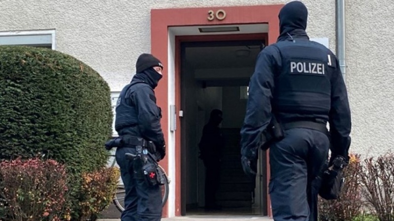 Iranpress: حمله پلیس آلمان به مقرهای راست گرایان افراطی