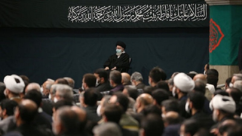 Iranpress: برگزاری مراسم عزاداری شهادت حضرت زهرا (س) با حضور رهبر انقلاب