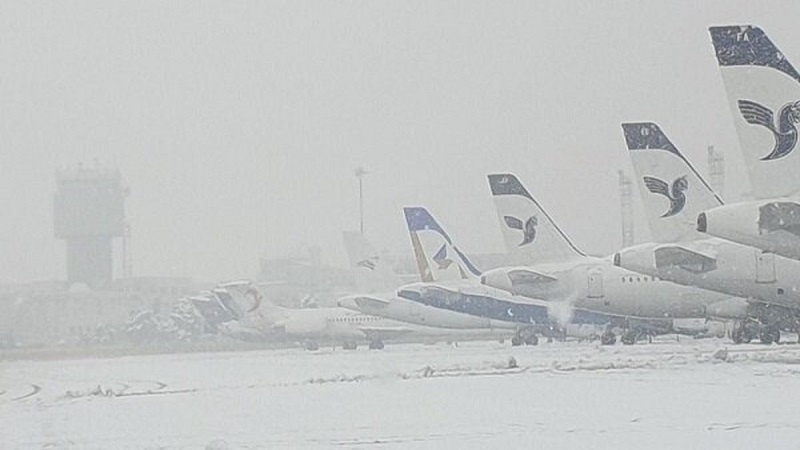Iranpress: شرایط نامناسب جوی پروازهای فرودگاه مهرآباد را لغو کرد