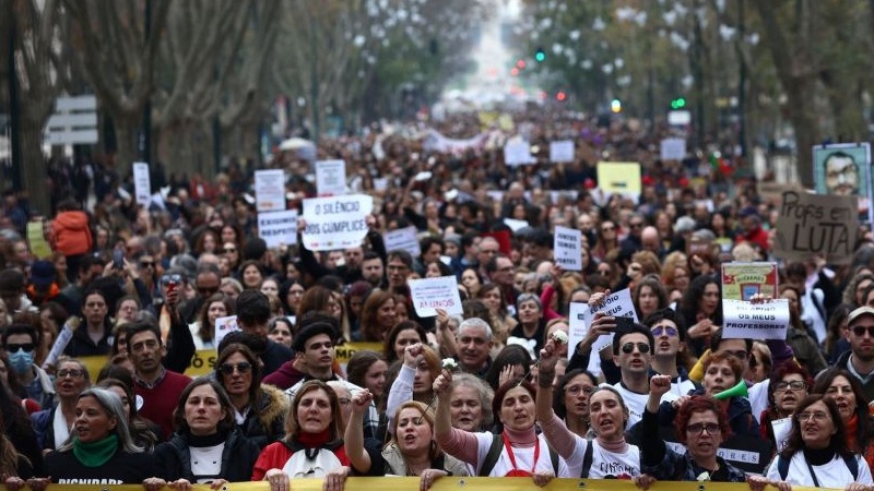Iranpress: تظاهرات ضددولتی معلمان در پرتغال