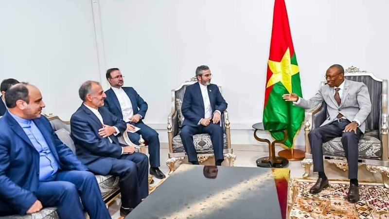 Iranpress: دیدار و گفت وگوی علی باقری با نخست وزیر بورکینافاسو