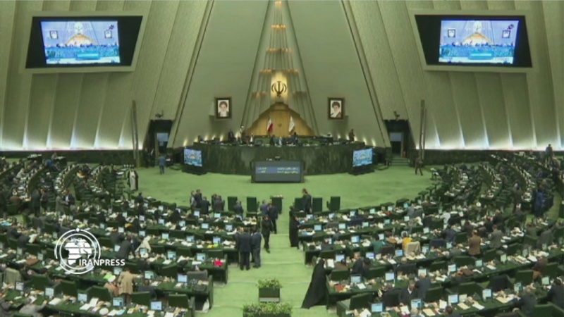 Iranpress: جلسه علنی مجلس برای تقدیم لایحه بودجه 1402 آغاز شد
