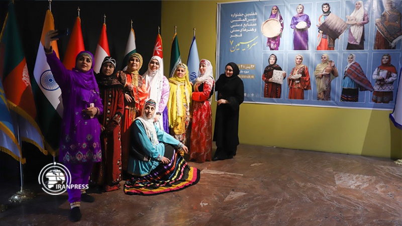 Iranpress:  جشنواره «سرو سیمین»؛ نمایش هنرهای فاخر ایرانی 