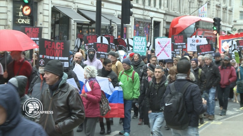 Iranpress:  یک‌سالگی جنگ‌اوکراین؛ «نه» به‌جنگ و ناتو در بریتانیا 