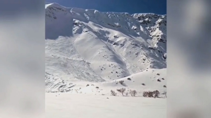Iranpress: دریاچه گهر لرستان یخ زد