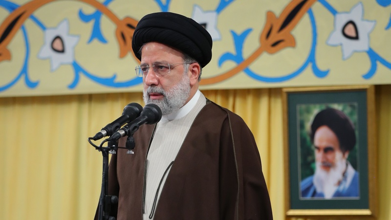 Iranpress: دولت وضع تورمی فعلی را بی تردید کنترل خواهد کرد