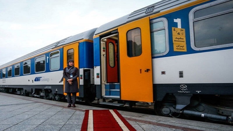 Iranpress: پیش‌فروش بلیط قطارهای نوروزی از امروز آغاز می‌شود