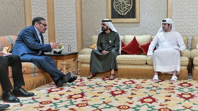 Iranpress: ادامه رایزنی‌های دبیر شورای عالی امنیت ملی ایران در امارت/ دیدار شمخانی با امیر دوبی 