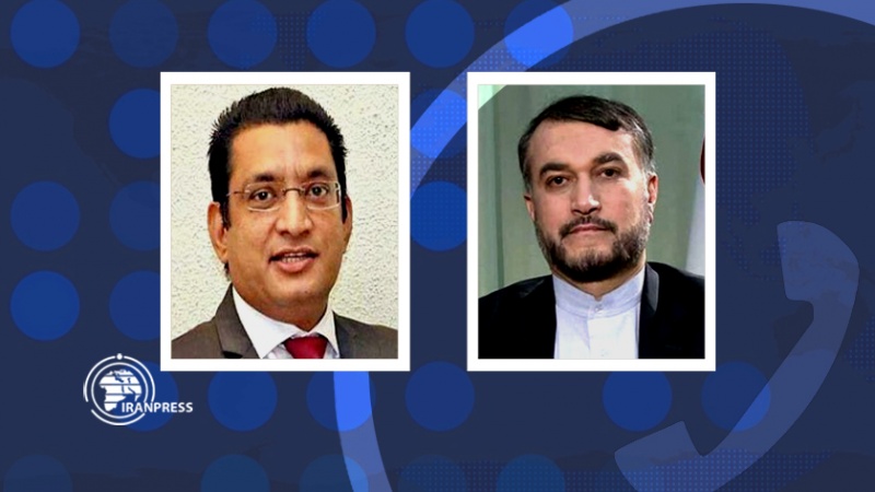 Iranpress: توسعه مناسبات دوجانبه، محور گفت وگوی تلفنی وزرای خارجه ایران و سریلانکا 
