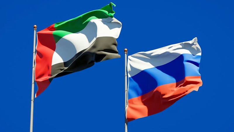 Iranpress:  تقویت همکاری‌های اقتصادی محور نشست مشترک امارات و روسیه