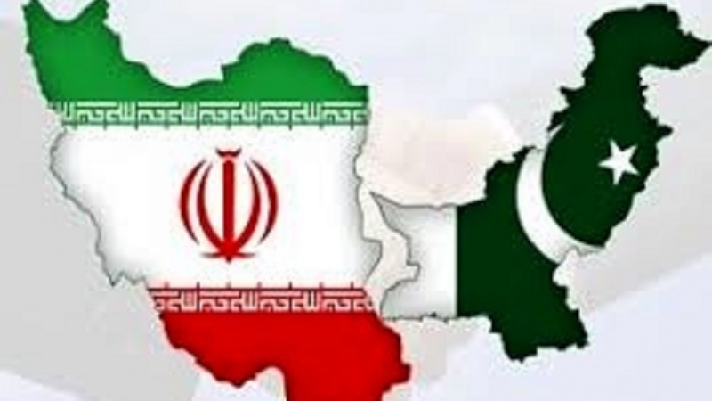 Iranpress: توافق ایران و پاکستان برای گسترش همکاری در بخش برق