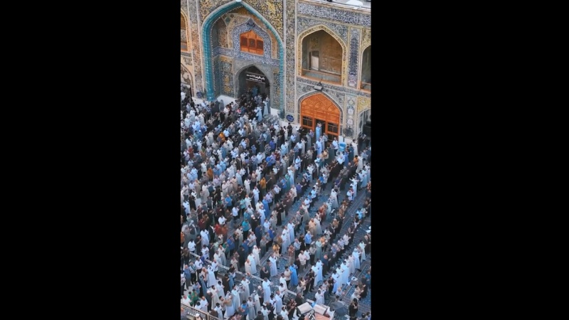 Iranpress: ببینید: اقامه نماز عید فطر در حرم امیرالمومنین (ع)