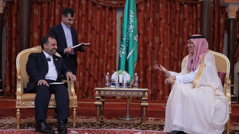 Iranpress:  بررسی راههای تقویت همکاری‌های اقتصادی ایران و عربستان