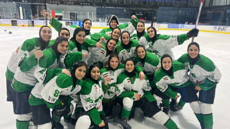 Iranpress: هاکی روی یخ آسیا؛ بانوان ایران نایب قهرمان شدند