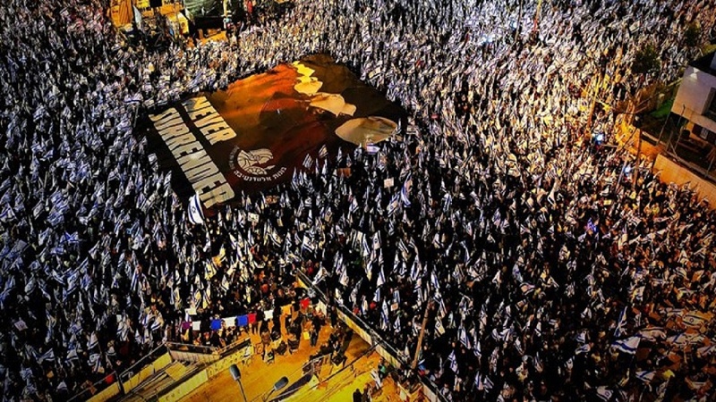 Iranpress: ببینید؛ تظاهرات گسترده علیه نتانیاهو در تل‌آویو