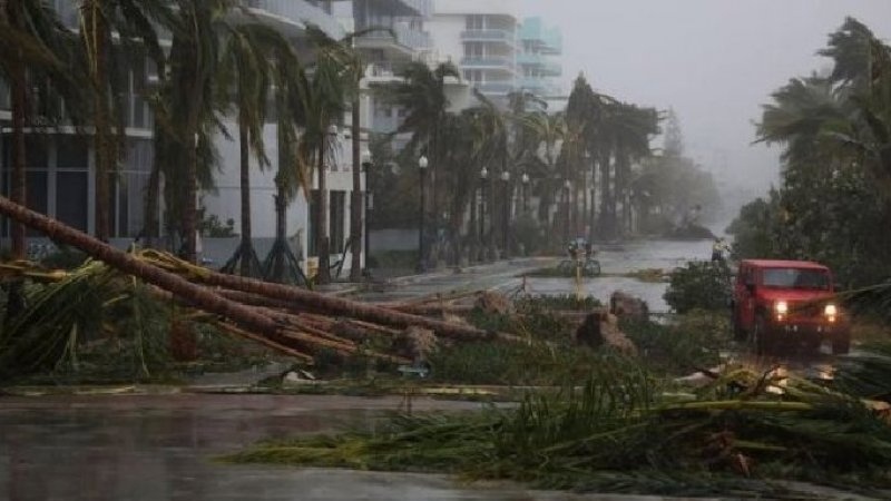 Iranpress: خسارات گسترده طوفان به ایالت فلوریدای آمریکا