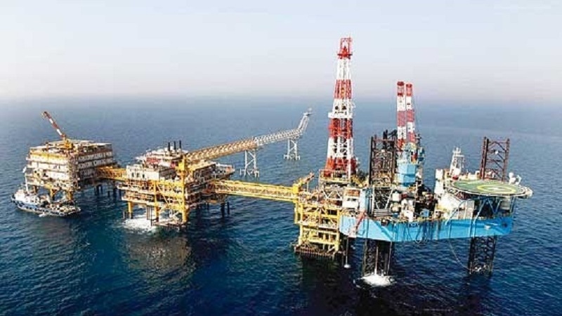 Iranpress: تحلیلی درباره پیشرفت صنعت نفت ایران در سایه تحریم ها 