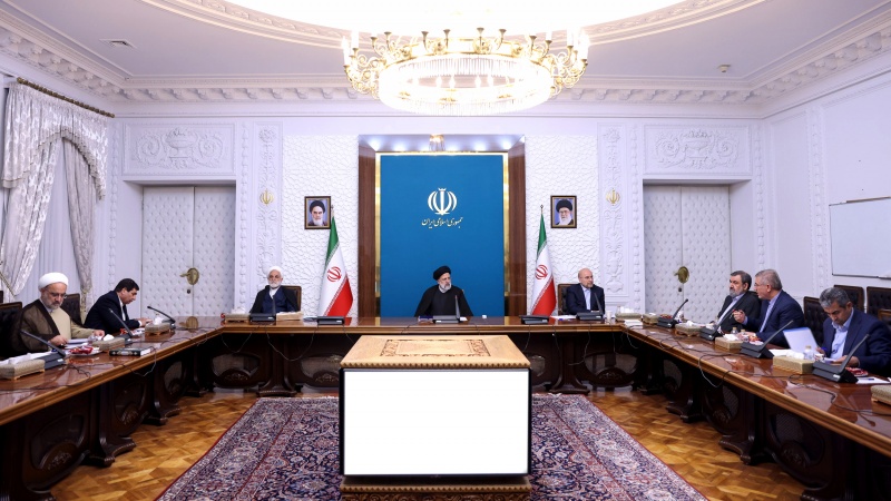 Iranpress: بررسی پیش‌نویس اصلاحات ساختار بودجه در جلسه سران قوا