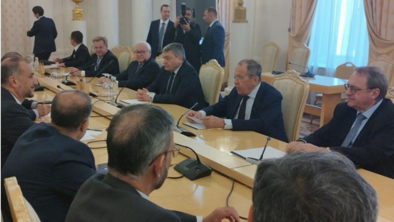 Iranpress: در حاشیه نشست مسکو، دیدار امیرعبداللهیان با وزیران خارجه ترکیه و روسیه