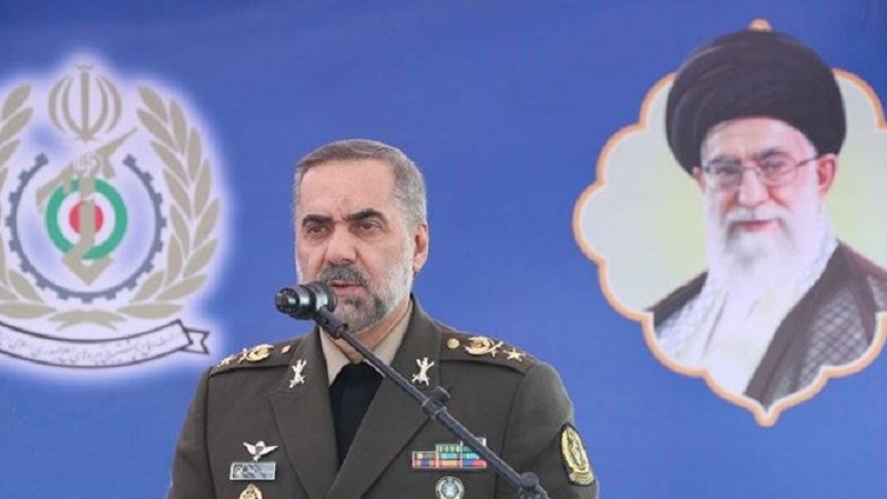 Iranpress: وزارت دفاع قادر به تولید همه تجهیزات مورد نیاز نیروهای مسلح است
