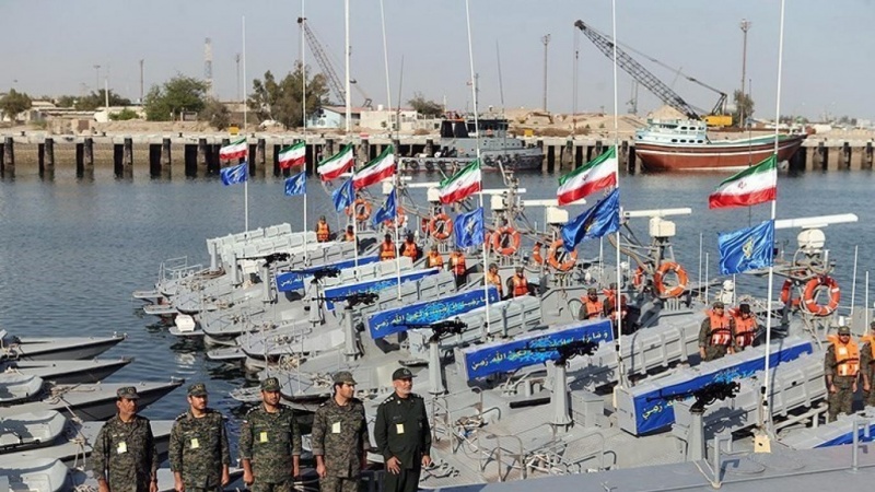 Iranpress: پاسخ مثبت نیروی دریایی سپاه به درخواست کمک شناور تجاری خارجی در تنگه هرمز