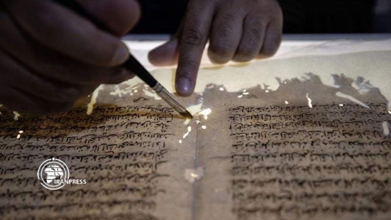 Iranpress: مرمت قدیمی‌ترین نسخه خطی قرآن در مسجدالاقصی