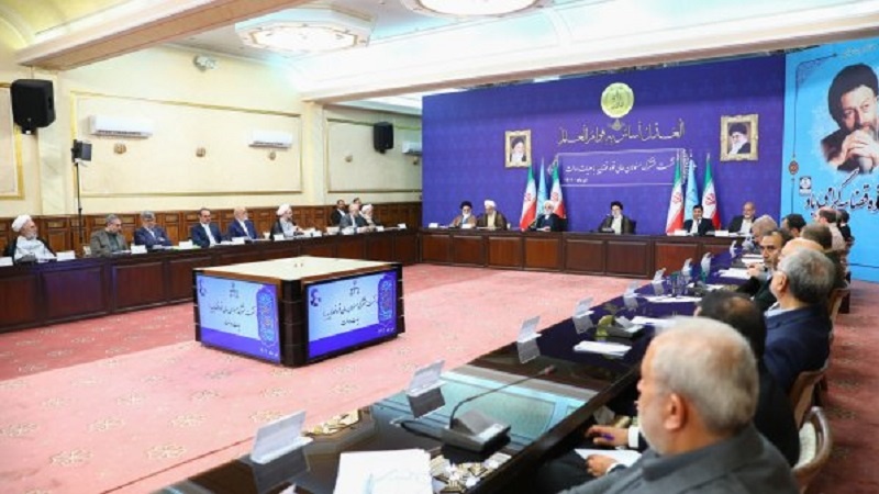 Iranpress: رئیس جمهور: قوه قضائیه نسبت به اجرای به موقع قانون توسط مدیران دولتی اهتمام بیشتری داشته باشد