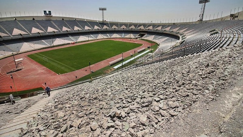 Iranpress: ببینید: وضعیت عجیب استادیوم آزادی در فاصله 24 ساعت تا آغاز لیگ برتر