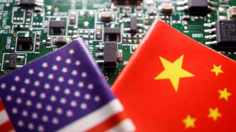 Iranpress: تحلیلی درباره امضای فرمان اجرایی محدود کردن سرمایه‌گذاری آمریکا در شرکت‌های فناوری چینی 