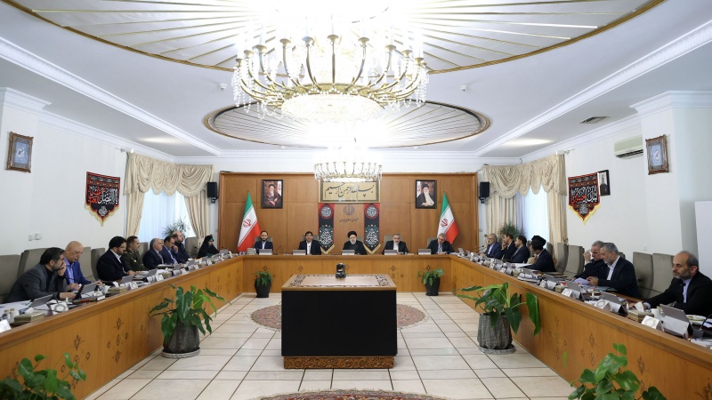 Iranpress: تاکید رئیس جمهوری به دستگاه‌های مسئول برای ارتباط منظم با تولیدکنندگان